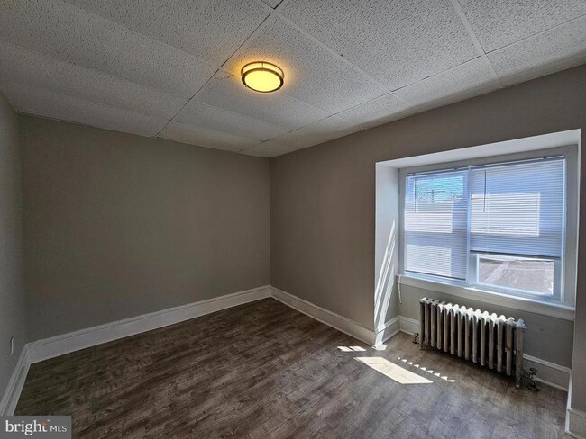 Building Photo - 614 Station Ave