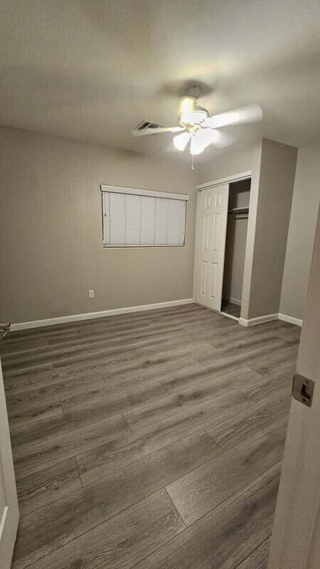 Building Photo - 711 S Roca St