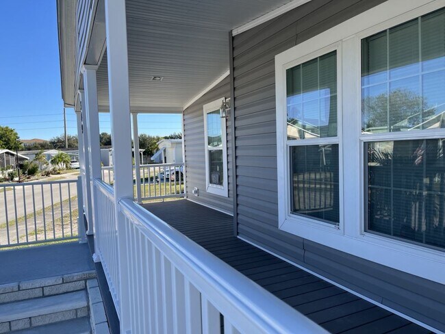 Building Photo - 349 Talbot St