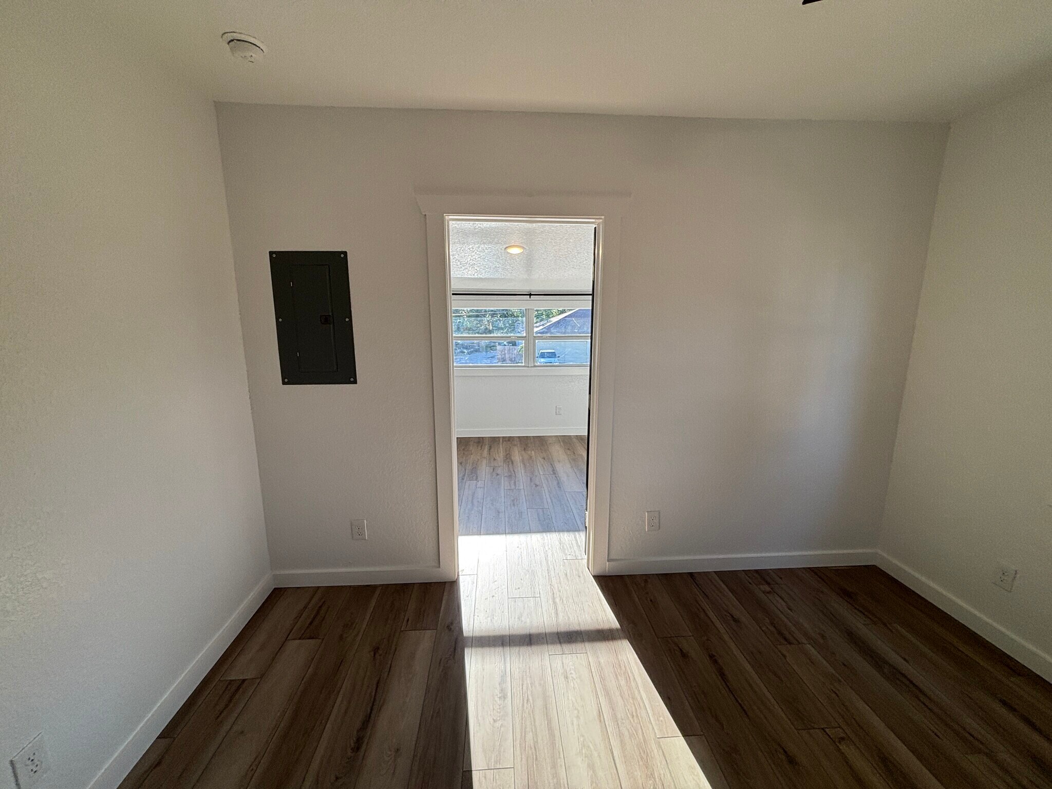 Building Photo - 150 S Nekoma Ave