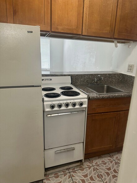 Building Photo - 384 Minorca Ave