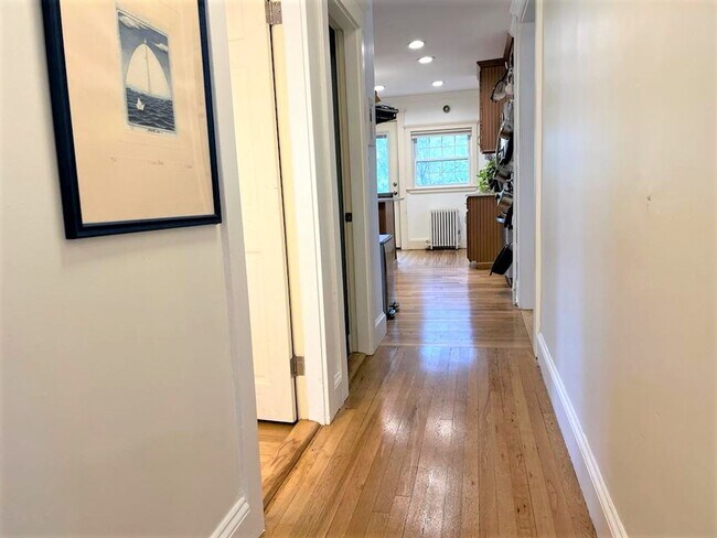Building Photo - Boston Rental! A GREAT LOCATION to live in...