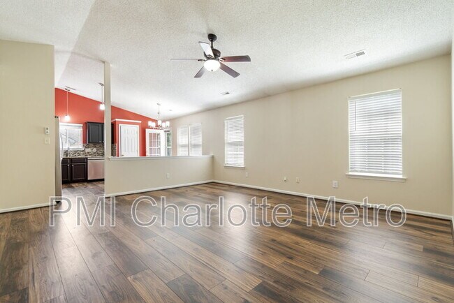 Building Photo - 3807 Crimson Wing Dr