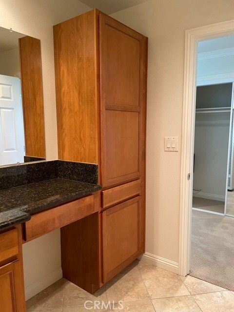 Building Photo - 733 Lake St