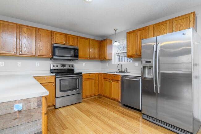 Building Photo - 3 Periwinkle Ln