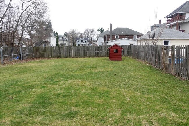 Building Photo - 304 Massachusetts Ave