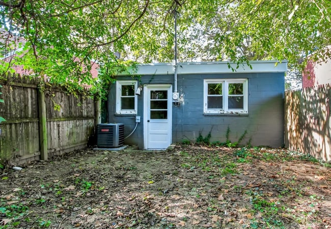 Building Photo - Bright 2 Bedroom, 1 Bath Ranch Style Home in Harrisburg, Pa!