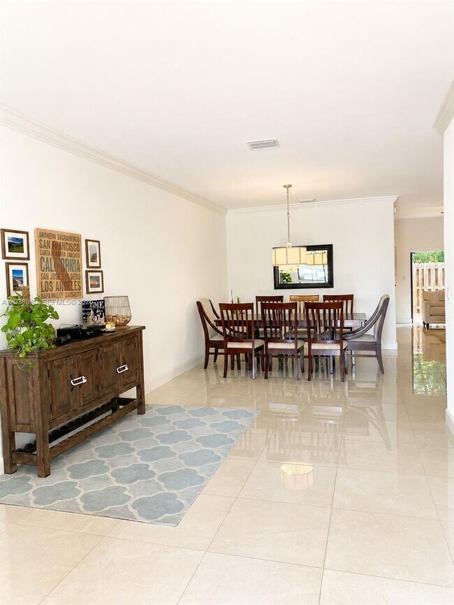 Building Photo - 11725 SW 150th Pl