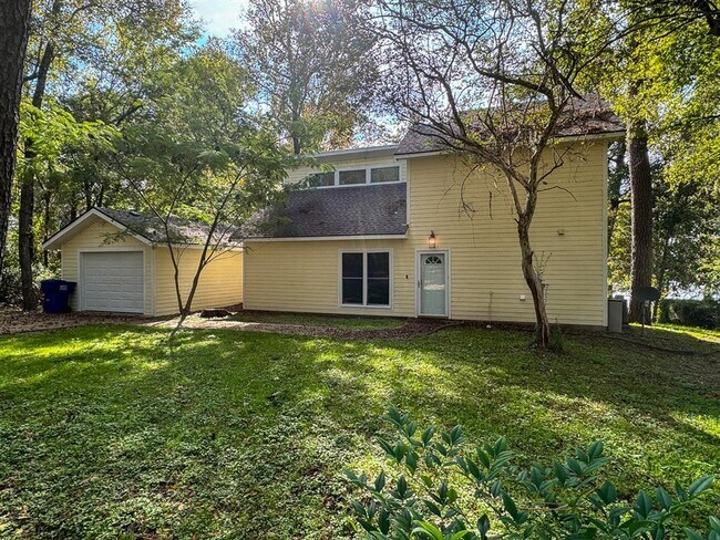 Building Photo - 149 W Dogwood Rd