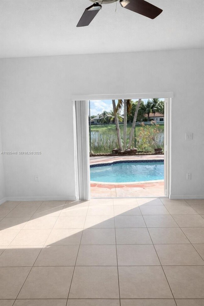 Building Photo - 14964 SW 32nd Terrace