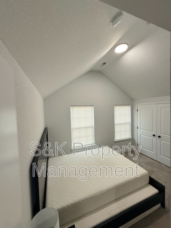 Building Photo - 622 Westwood Ave