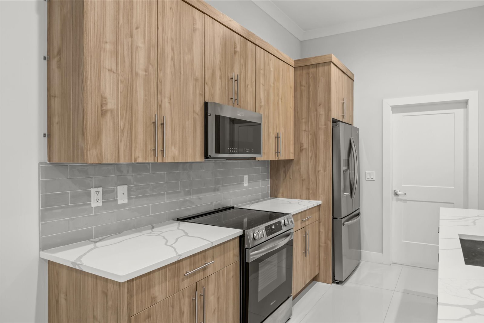 Building Photo - 419 SW Namoit Pl