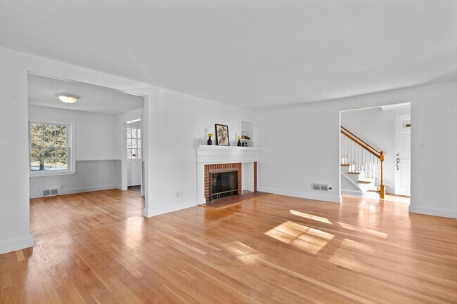 Building Photo - 640 Chestnut St