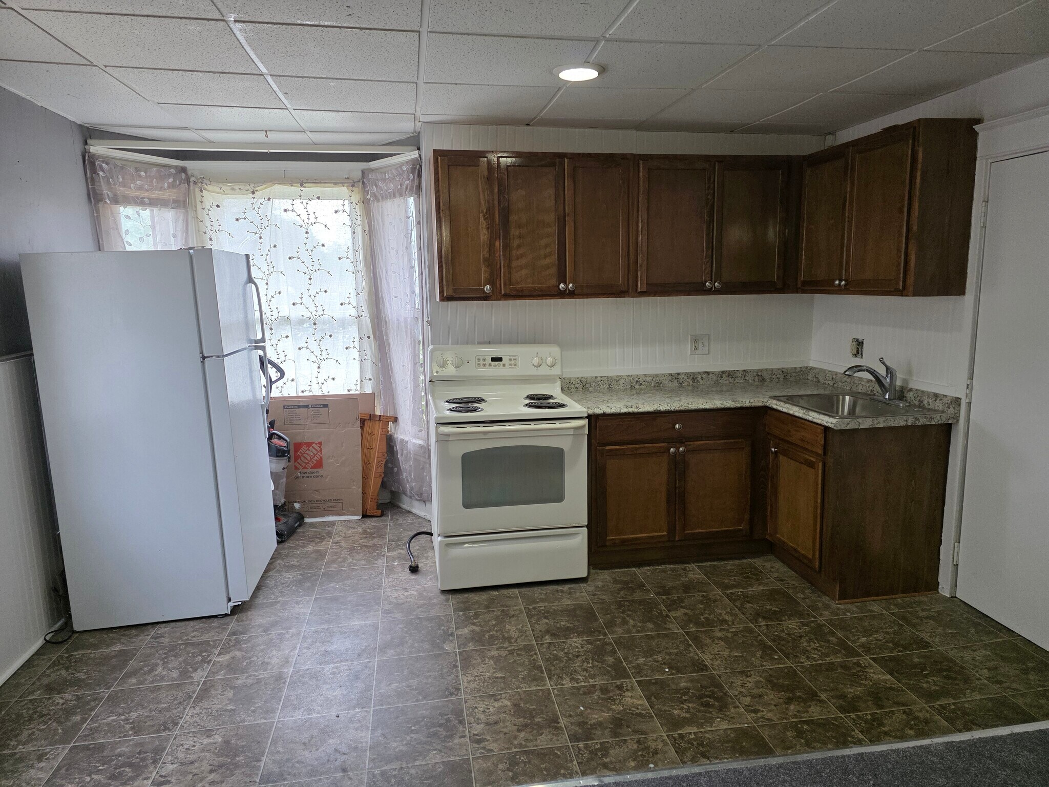 Kitchen - 114 N Park St