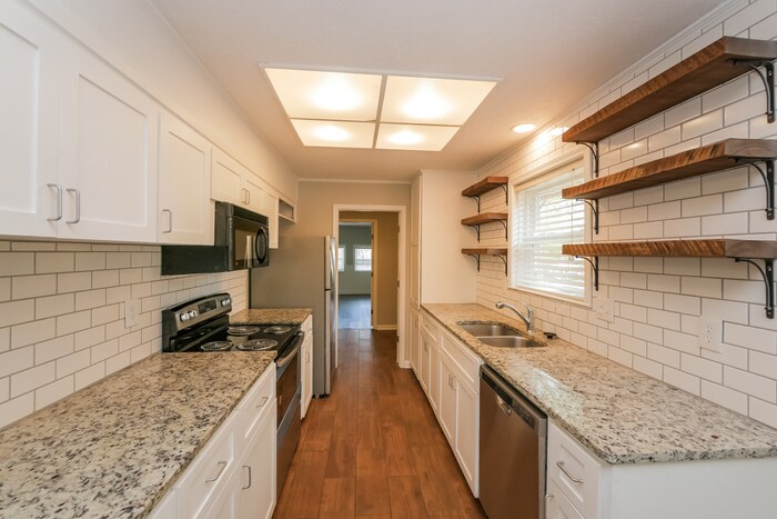 Building Photo - 102 Griffith Ave