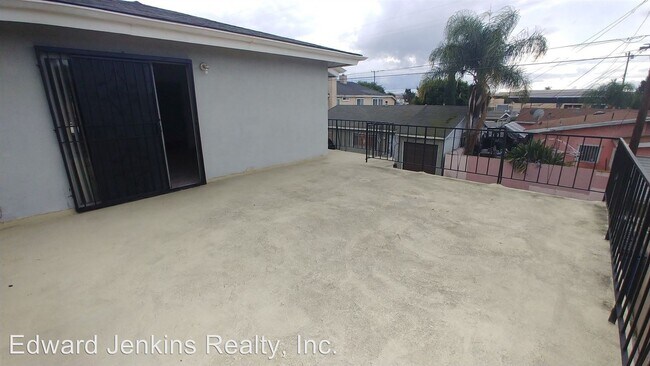 Building Photo - 12717 Cranbrook Ave