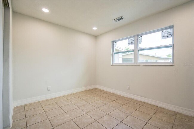 Building Photo - 3312 Plummer Cir