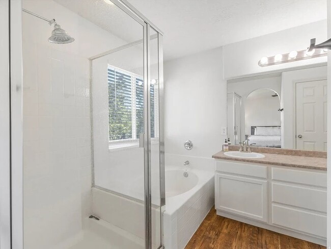 Building Photo - 991 Oldham Dr