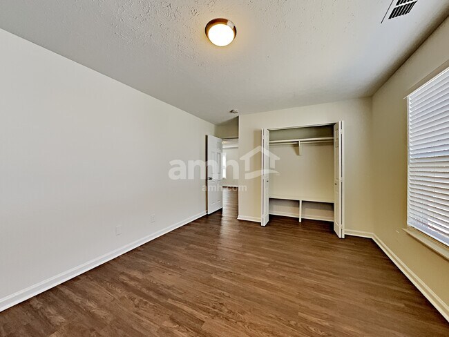 Building Photo - 345 Stewart Springs Dr