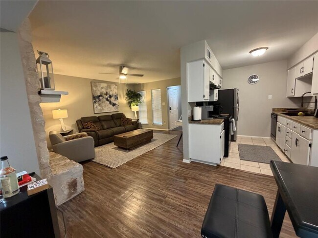 Building Photo - 1400 Vista Ridge Cove