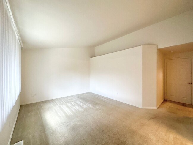 Building Photo - BEAUTIFUL 3 BED, 2 BATH SINGLE FAMILY HOME LOCATED IN NW REDMOND!