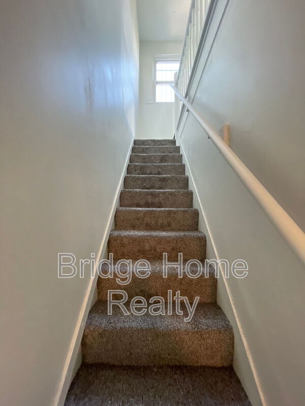 Building Photo - 1367 Montezuma St