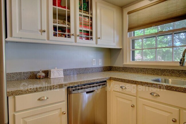 Building Photo - 6412 Tomahawk Ln