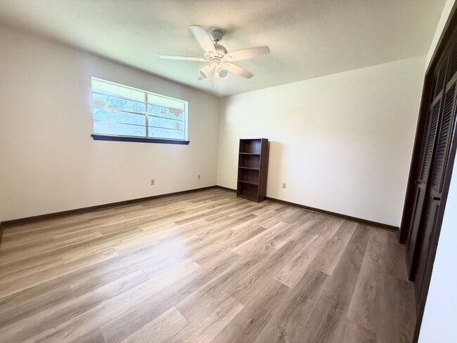 Building Photo - Spacious 3 bedroom 2 bath home in Zachary