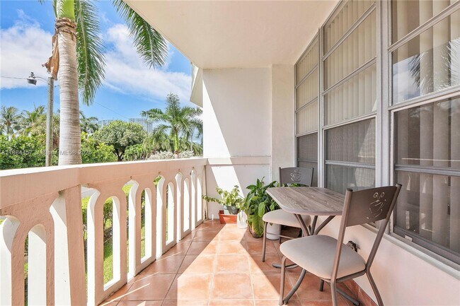 Building Photo - 3199 S Ocean Dr