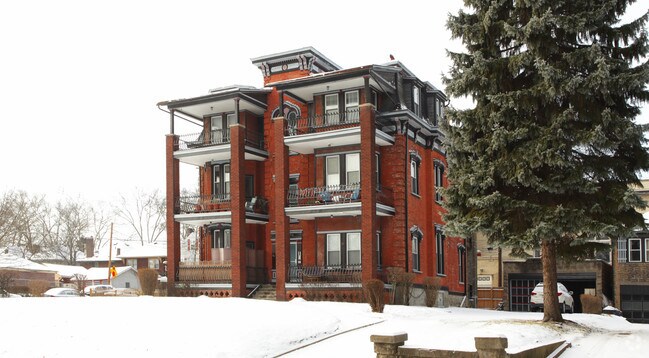 Building Photo - Linn Apartments