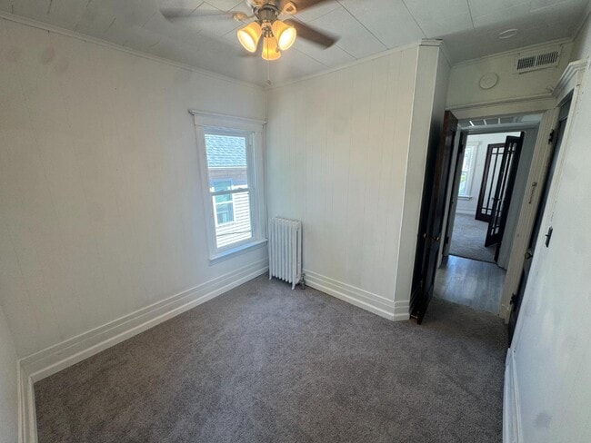 Building Photo - 504 N Roosevelt Ave