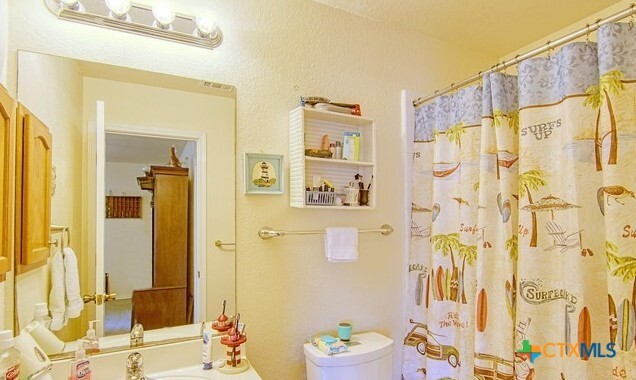 Building Photo - 145 Kipper Ave