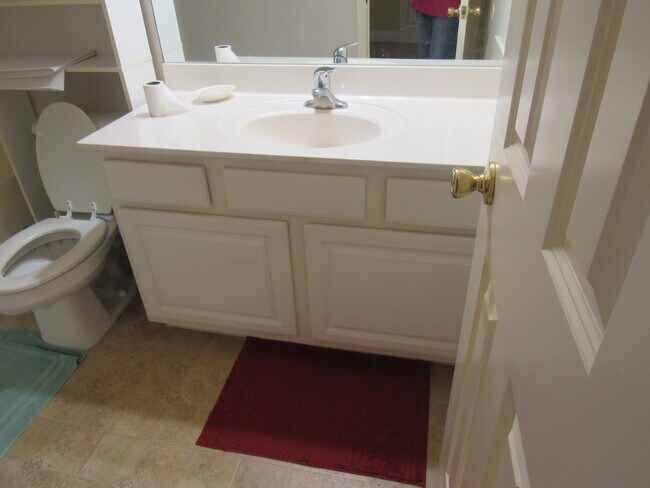 Building Photo - 28 Azalea Ave