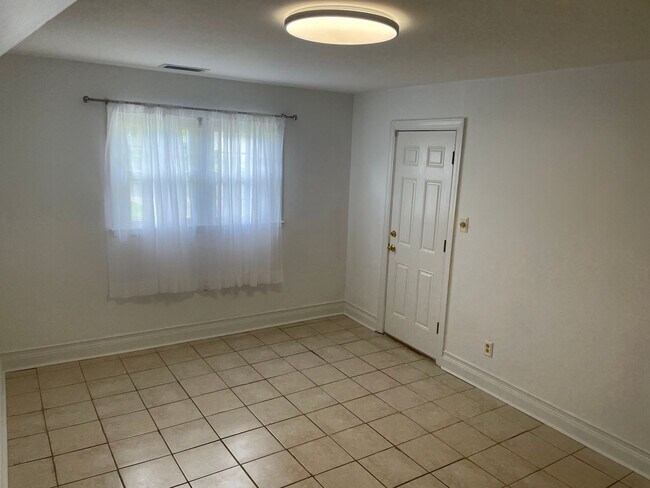Building Photo - 202 Alders Dr