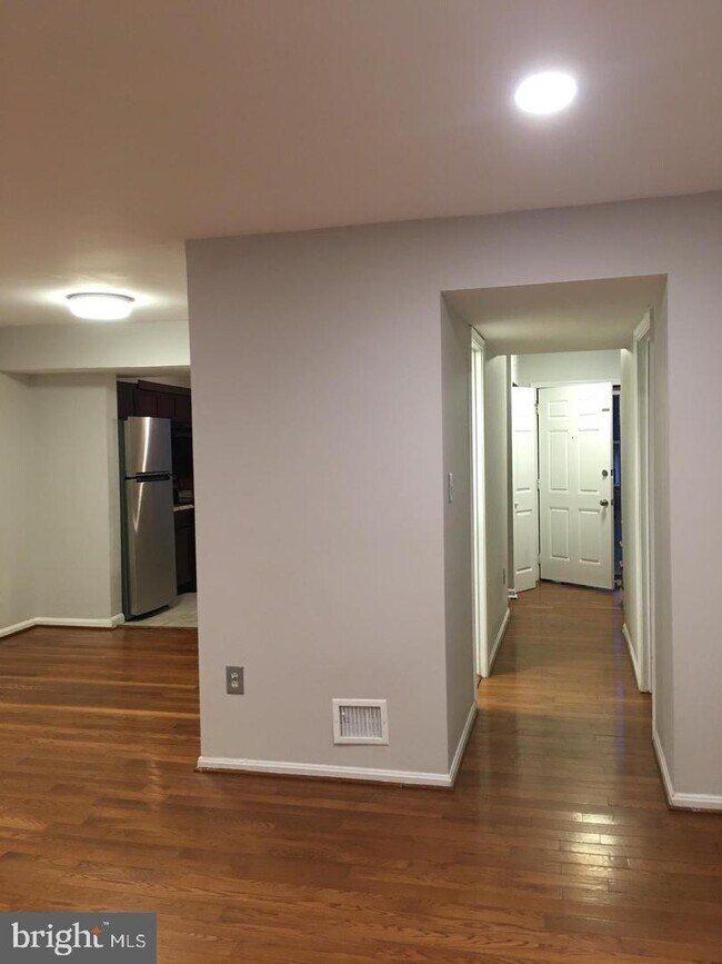 Building Photo - 10262 Cub Run Ct