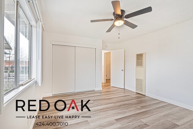 Building Photo - Breathtaking One Bedroom with Stainless St...