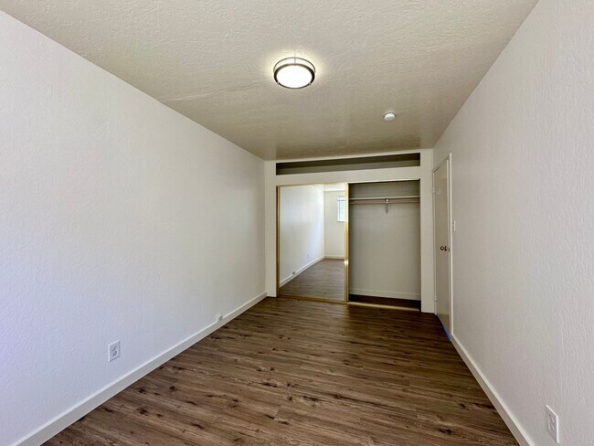 Building Photo - 660-664 Precita Avenue