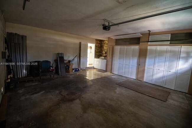 Building Photo - 9041 SW 88th St