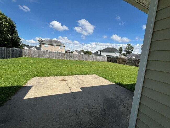 Building Photo - For Rent - 4 bedrooms - close to 295