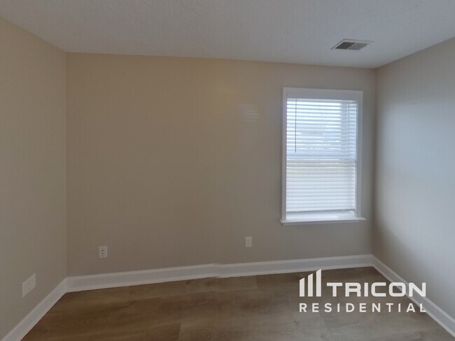 Building Photo - 1436 Beaconcrest Cir