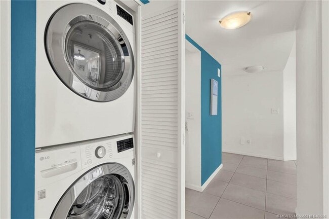 Building Photo - 2400 S Ocean Dr