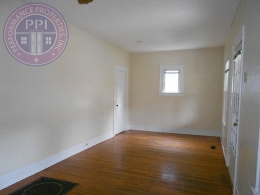 Building Photo - Charming Richmond Craftsman!  Big Backyard!!  Pet Friendly!