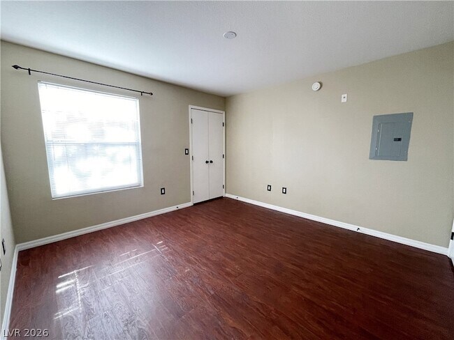 Building Photo - 555 E Silverado Ranch Blvd