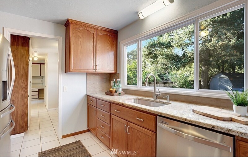 Building Photo - 5511 Fairlawn Drive SW