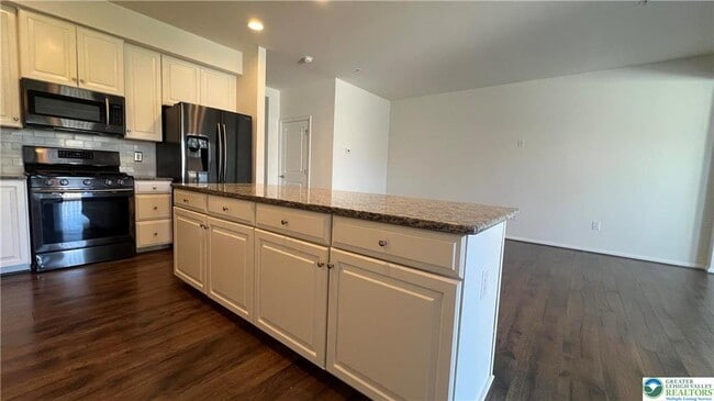 Building Photo - 1156 Westminster Dr