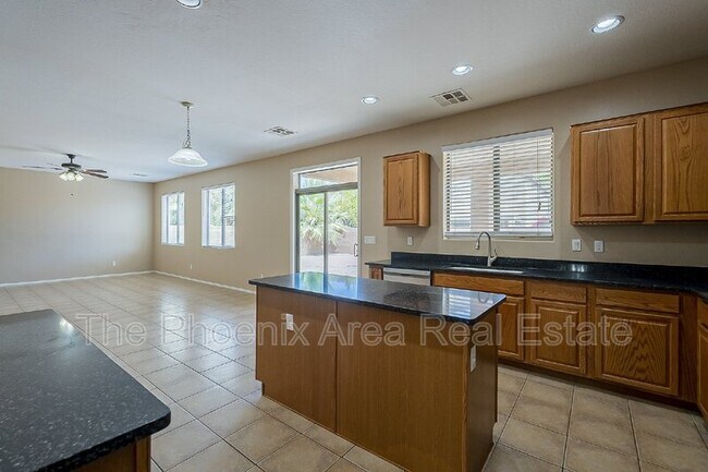 Building Photo - 43476 Caven Dr