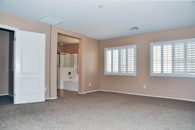 Building Photo - Charming 4 Bed 3 Bath Home in Norterra Area