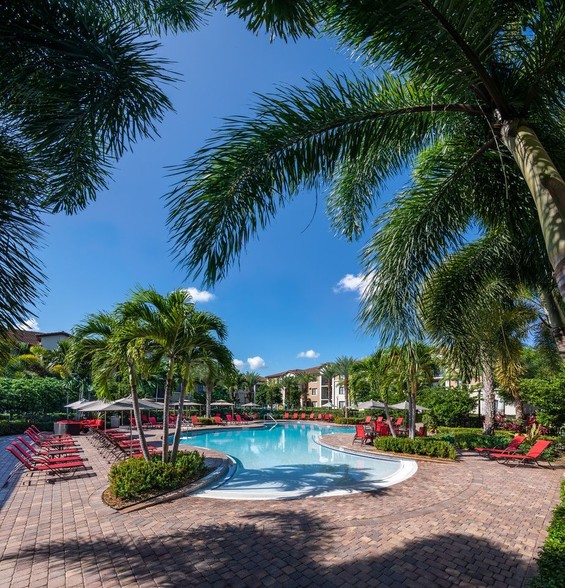 Beach Entry Resort-Style Pool - The Park at Kendall