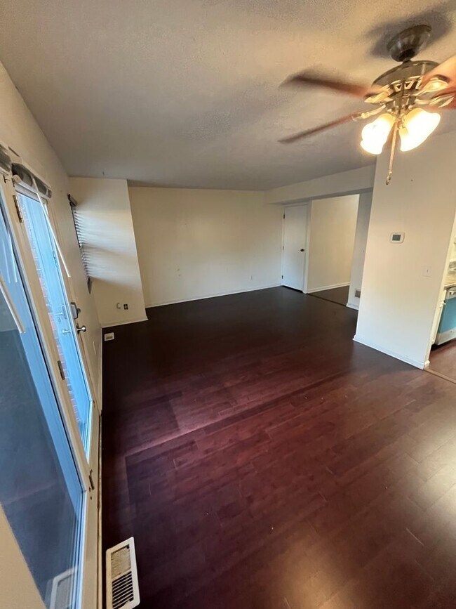Building Photo - Three Bedroom in West Chester!