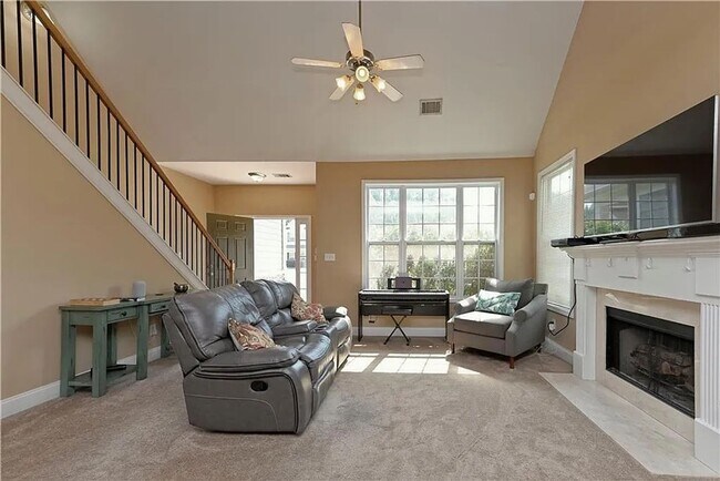 Building Photo - 5 Bedroom 3.5 Bathroom House in Douglasville GA